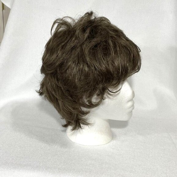 Paula Young layered brunette wig with in original box. - Picture 3 of 7